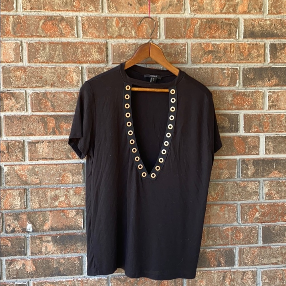 Forever 21 deep v-neck shirt 🖤